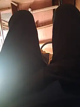 hot---boy1 online show from April 6, 2026, 2:07 am