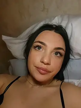 HotDevilGirl  online show from February 16, 2026, 5:11 pm