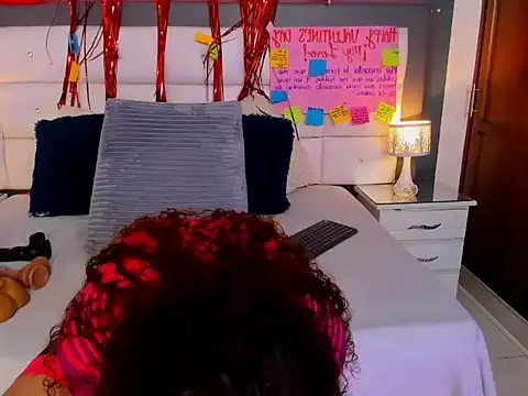 Snapshot of RED_VIOLETH chatting on February 16, 2026, 1:54 pm RED VIOLETH online show from February 16, 2026, 1:54 pm