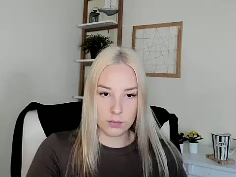 Snapshot of VelvetAngela chatting on February 6, 2026, 7:04 am VelvetAngela online show from February 6, 2026, 7:04 am