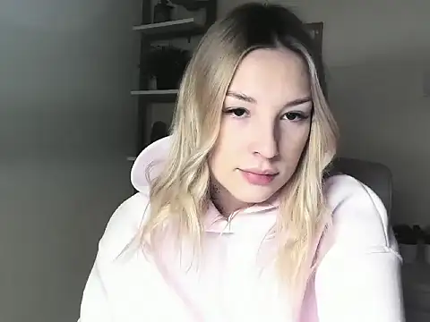 Snapshot of VelvetAngela chatting on February 18, 2026, 6:44 am VelvetAngela online show from February 18, 2026, 6:44 am