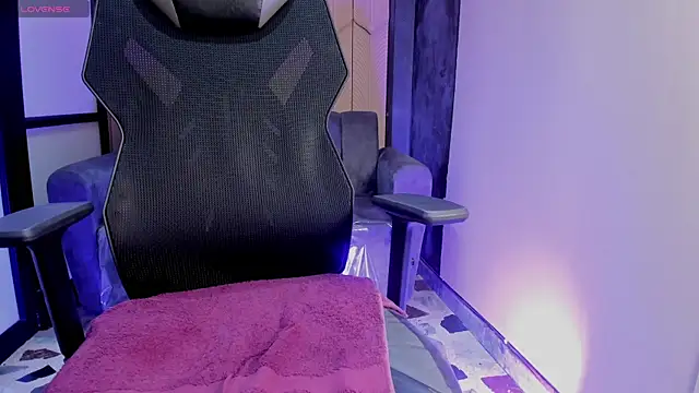 Snapshot of shaden_ chatting on February 7, 2026, 9:34 pm shaden online show from February 7, 2026, 9:34 pm