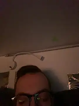 Snapshot of io1Elian chatting on May 16, 2026, 11:59 pm io1Elian online show from May 16, 2026, 11:59 pm
