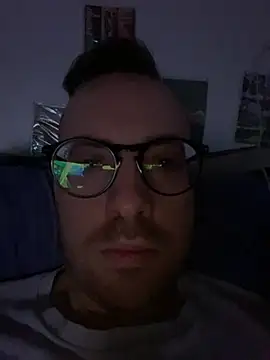Snapshot of io1Elian chatting on May 21, 2026, 7:11 pm io1Elian online show from May 21, 2026, 7:11 pm