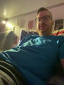 Snapshot of io1Elian chatting on May 26, 2026, 7:45 pm io1Elian online show from May 26, 2026, 7:45 pm