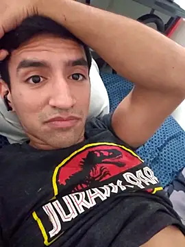 Snapshot of Yoloso33 chatting on February 1, 2026, 6:22 am Yoloso33 online show from February 1, 2026, 6:22 am