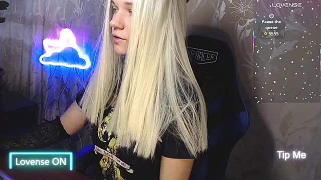 Shiny Victoria online show from March 27, 2026, 9:10 am