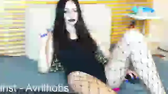 Snapshot of AvrilHobbs chatting on July 29, 2026, 3:33 pm AvrilHobbs online show from July 29, 2026, 3:33 pm