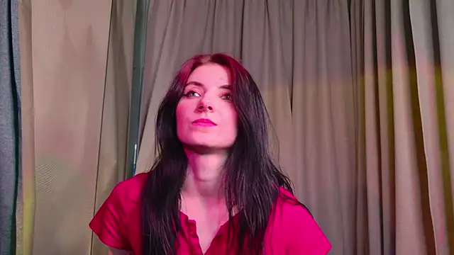 NicoleLuxe online show from May 7, 2026, 6:33 pm