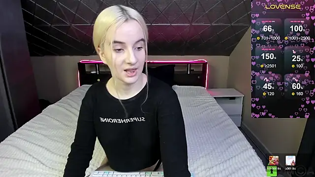 Naomi1Hinata online show from March 12, 2026, 1:33 am