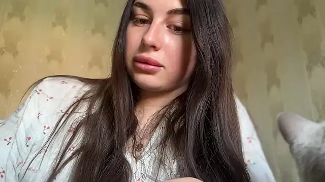 LiluMartiznir online show from April 16, 2026, 6:14 am