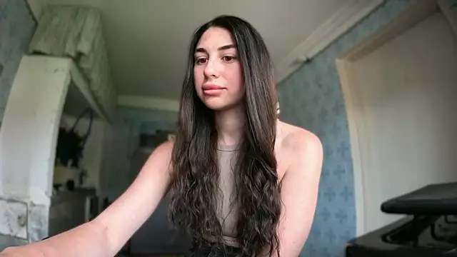 LiluMartiznir online show from June 15, 2026, 6:35 am