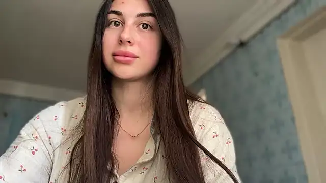 LiluMartiznir online show from April 22, 2026, 6:09 am