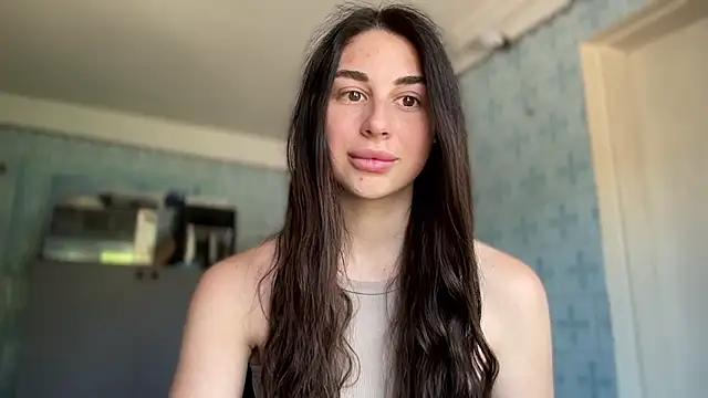 LiluMartiznir online show from June 18, 2026, 9:14 am
