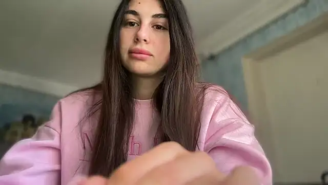 LiluMartiznir online show from April 27, 2026, 7:28 am