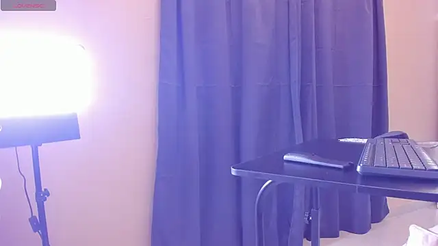 Snapshot of _Mai_1 chatting on February 9, 2026, 7:56 pm Mai 1 online show from February 9, 2026, 7:56 pm