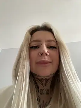 Snapshot of Chiibi chatting on March 1, 2026, 10:15 am Chiibi online show from March 1, 2026, 10:15 am