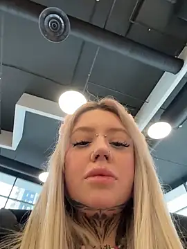 Snapshot of Chiibi chatting on February 11, 2026, 8:36 am Chiibi online show from February 11, 2026, 8:36 am