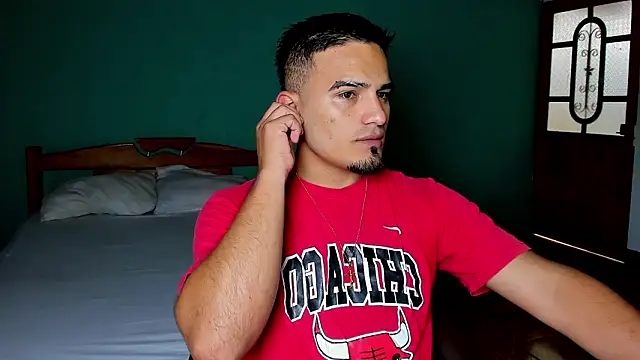 diegocr   online show from February 1, 2026, 7:56 pm