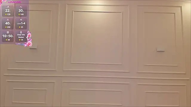 Snapshot of Silviane_X chatting on February 18, 2026, 7:10 pm Silviane X online show from February 18, 2026, 7:10 pm