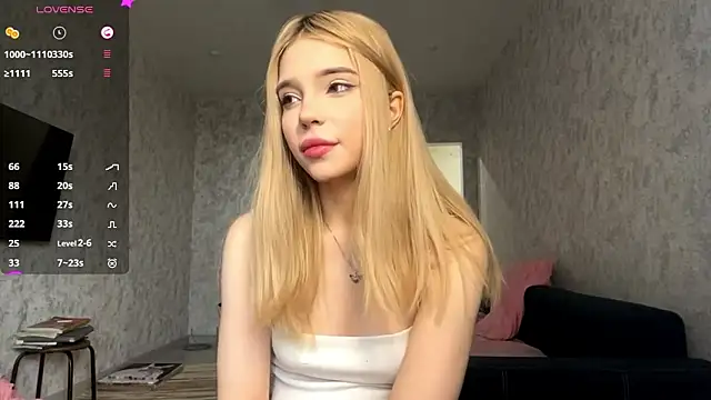 Snapshot of ViolaFaa chatting on March 2, 2026, 8:21 am ViolaFaa online show from March 2, 2026, 8:21 am