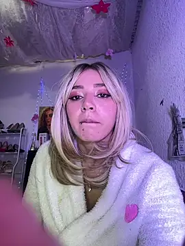 Isabelle Sara online show from July 14, 2026, 9:43 pm