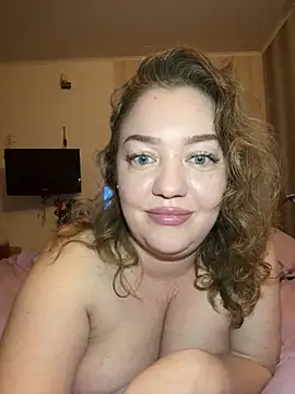 BBBWOOW online show from April 13, 2026, 11:09 pm