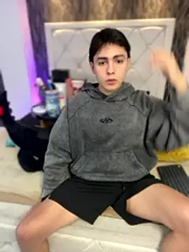 Snapshot of Samu_Hott chatting on February 13, 2026, 8:31 pm Samu Hott online show from February 13, 2026, 8:31 pm