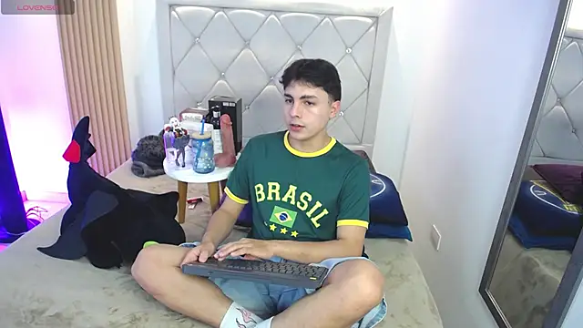 Samu Hott online show from April 21, 2026, 8:26 pm