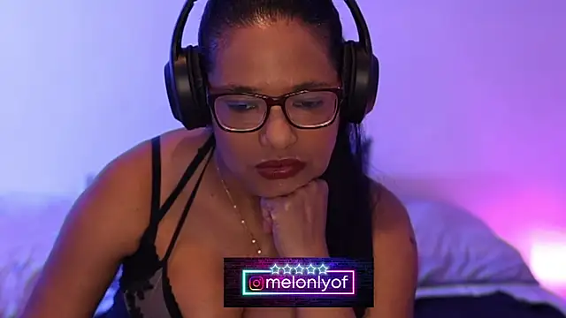 Snapshot of MelOnlyOf chatting on March 2, 2026, 11:00 pm MelOnlyOf online show from March 2, 2026, 11:00 pm