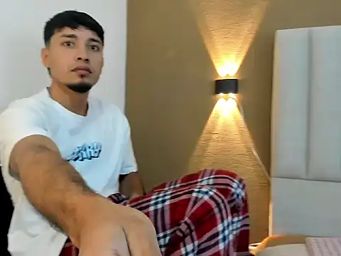 Snapshot of Noah_Smith01 chatting on February 22, 2026, 12:46 am Noah Smith01 online show from February 22, 2026, 12:46 am