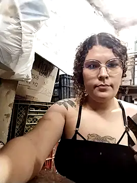 Ambrcrazzy6 online show from May 14, 2026, 7:11 pm
