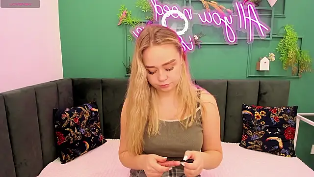 Snapshot of BellaAiry chatting on February 11, 2026, 1:38 am BellaAiry online show from February 11, 2026, 1:38 am