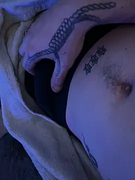 Snapshot of Piratee666 chatting on February 5, 2026, 2:40 am Piratee666 online show from February 5, 2026, 2:40 am