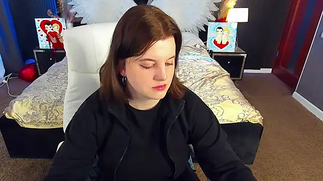 KristiFoxy online show from April 8, 2026, 5:20 am