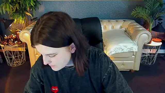 KristiFoxy online show from May 11, 2026, 6:49 pm