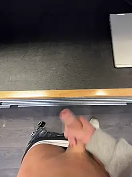 Robertocavall online show from February 20, 2026, 3:47 pm