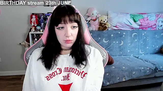MollysLand online show from June 16, 2026, 8:58 am