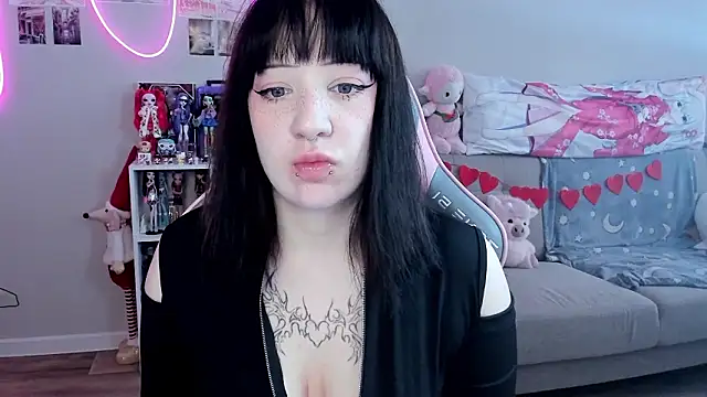 MollysLand online show from March 8, 2026, 8:17 am