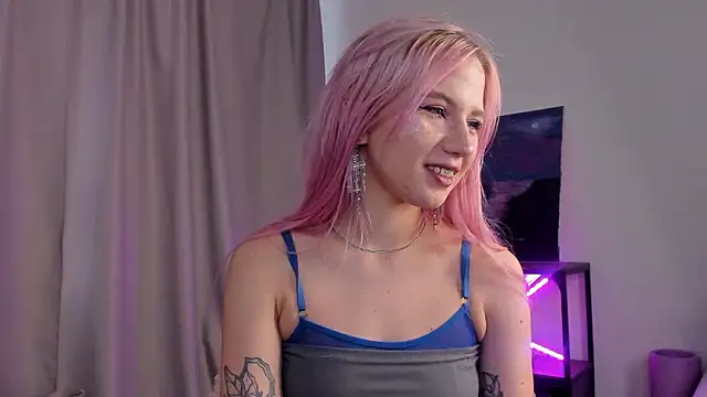 SimonaKaroly online show from February 4, 2026, 8:31 am