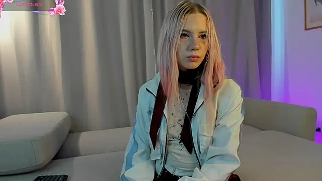 SimonaKaroly online show from February 17, 2026, 8:33 am