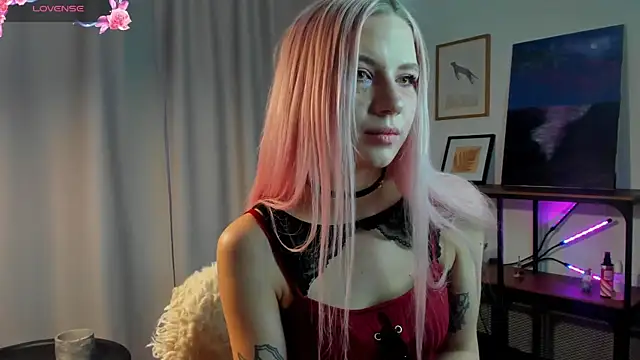 SimonaKaroly online show from February 8, 2026, 8:01 am