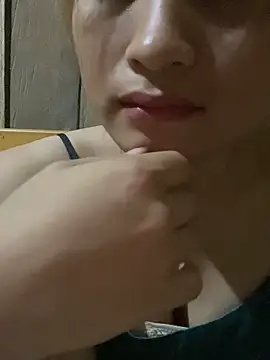 yuii-717 online show from April 15, 2026, 2:32 pm