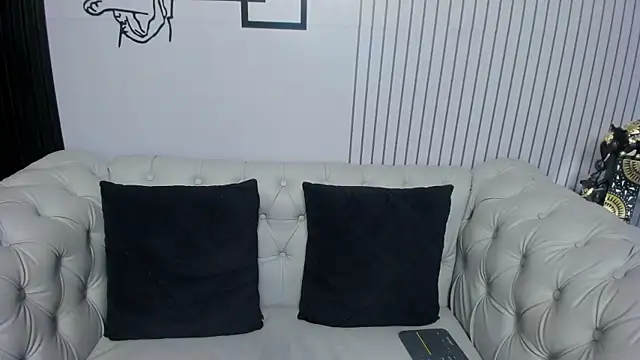 sophie bonny online show from March 2, 2026, 11:28 am