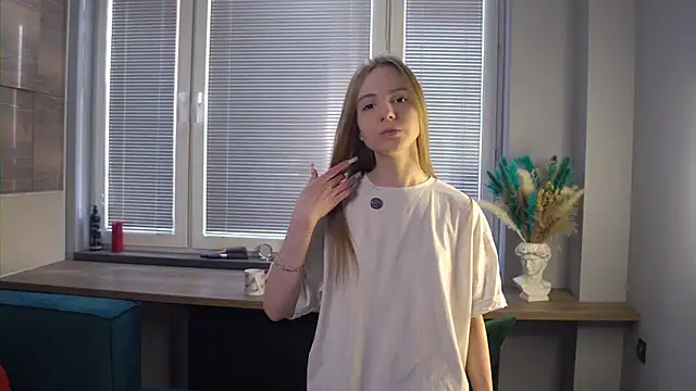 Snapshot of FranciscaGaring chatting on February 7, 2026, 10:12 am FranciscaGaring online show from February 7, 2026, 10:12 am