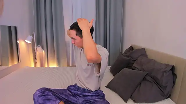 Snapshot of Ian_Harrickton chatting on February 28, 2026, 5:29 am Ian Harrickton online show from February 28, 2026, 5:29 am