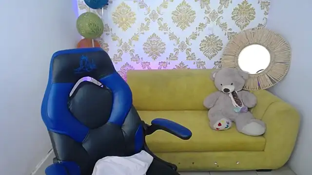 Snapshot of ALISS_M_ chatting on February 23, 2026, 9:15 pm ALISS M online show from February 23, 2026, 9:15 pm