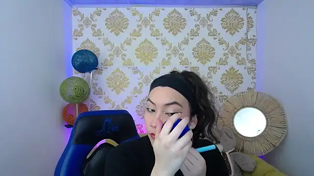 Snapshot of ALISS_M_ chatting on February 19, 2026, 7:11 pm ALISS M online show from February 19, 2026, 7:11 pm