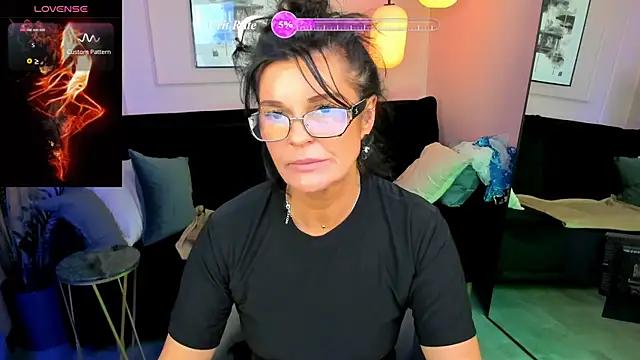 Snapshot of RikaCoutts chatting on July 7, 2026, 8:45 pm RikaCoutts online show from July 7, 2026, 8:45 pm