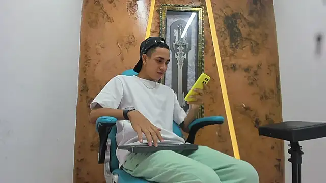 Snapshot of David_Bigcock20 chatting on February 15, 2026, 7:46 pm David Bigcock20 online show from February 15, 2026, 7:46 pm